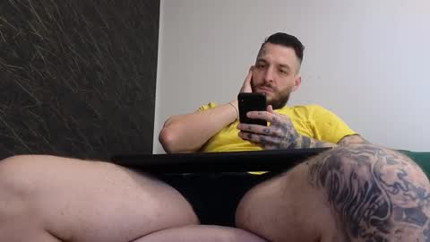 Snapshot of thebestmuscles chatting on 03-07-25, 11:40 John online show from 03-07-25, 11:40