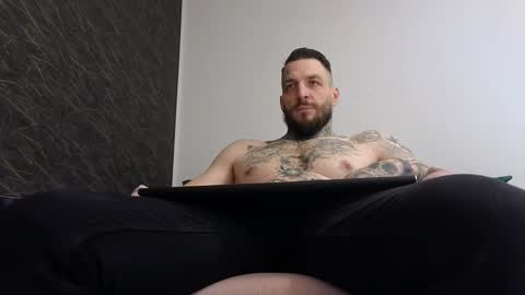 Snapshot of thebestmuscles chatting on 03-09-25, 07:34 John online show from 03-09-25, 07:34