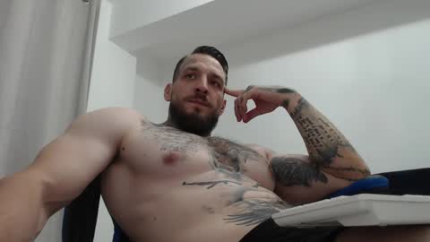 Snapshot of thebestmuscles chatting on 09-17-25, 07:48 John online show from 09-17-25, 07:48