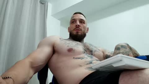 Snapshot of thebestmuscles chatting on 09-23-25, 07:28 John online show from 09-23-25, 07:28