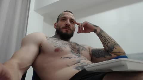 Snapshot of thebestmuscles chatting on 11-26-25, 07:59 John online show from 11-26-25, 07:59