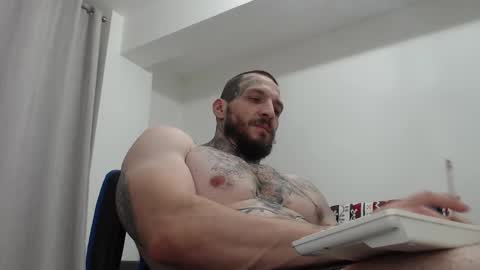 Snapshot of thebestmuscles chatting on 11-30-25, 09:41 John online show from 11-30-25, 09:41