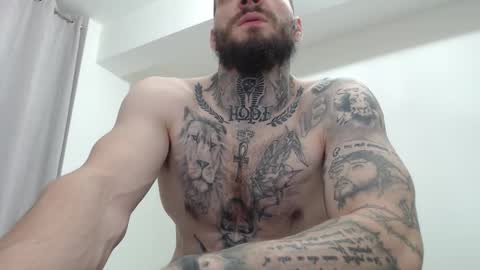 Snapshot of thebestmuscles chatting on 02-02-26, 07:45 John online show from 02-02-26, 07:45