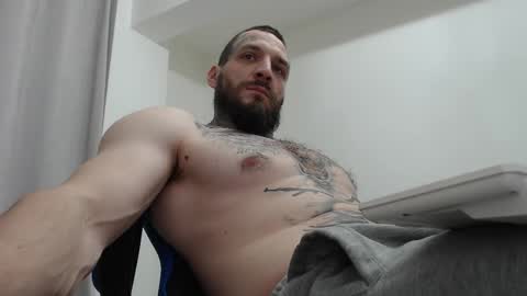 Snapshot of thebestmuscles chatting on 02-03-26, 09:31 John online show from 02-03-26, 09:31