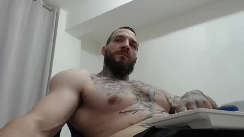 Snapshot of thebestmuscles chatting on 02-04-26, 08:47 John online show from 02-04-26, 08:47