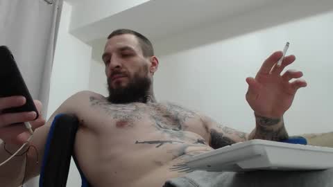 Snapshot of thebestmuscles chatting on 02-05-26, 07:18 John online show from 02-05-26, 07:18