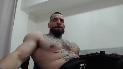 Snapshot of thebestmuscles chatting on 02-12-26, 06:36 John online show from 02-12-26, 06:36