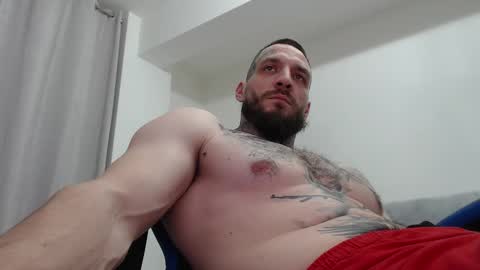 Snapshot of thebestmuscles chatting on 02-14-26, 08:38 John online show from 02-14-26, 08:38