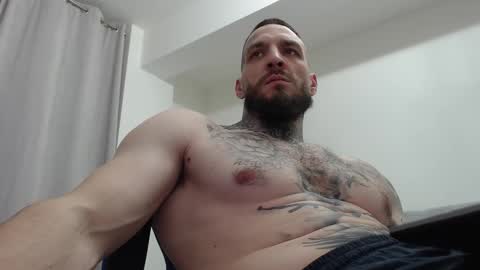 Snapshot of thebestmuscles chatting on 02-20-26, 07:25 John online show from 02-20-26, 07:25