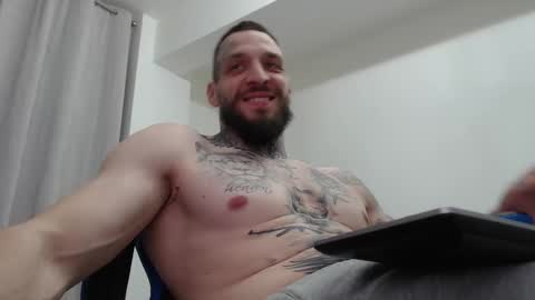 Snapshot of thebestmuscles chatting on 03-09-26, 07:07 John online show from 03-09-26, 07:07