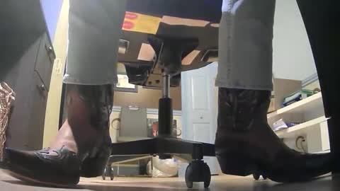 thecowboy_74 online show from 12-18-25, 04:18