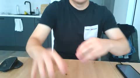 thecuteguy144949 online show from 06-08-26, 08:15