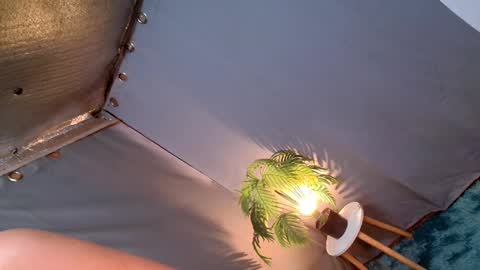 Snapshot of thedevil_inme chatting on 12-12-24, 12:05 Lana But you can spell it backwards online show from 12-12-24, 12:05