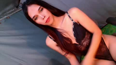 Snapshot of thedevil_inme chatting on 01-08-25, 10:27 Lana But you can spell it backwards online show from 01-08-25, 10:27