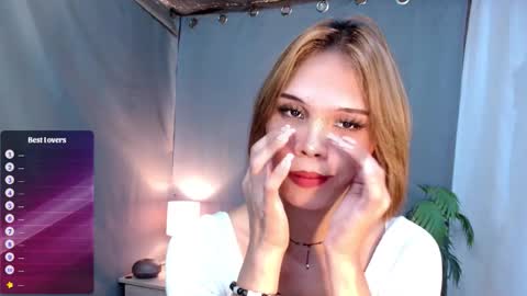 Snapshot of thedevil_inme chatting on 10-05-25, 10:35 Lana But you can spell it backwards online show from 10-05-25, 10:35