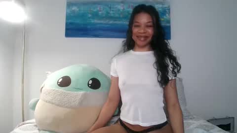 Snapshot of thedreamteam23 chatting on 02-24-25, 03:44 Pizzababe22 online show from 02-24-25, 03:44