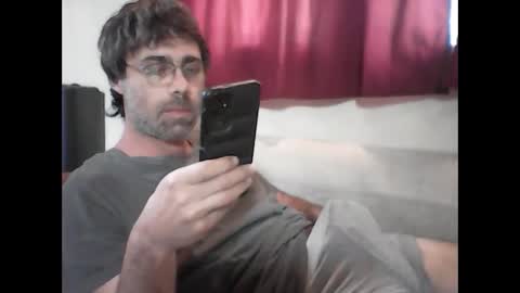 Snapshot of thedudnextdoor chatting on 10-22-25, 05:56 thedudnextdoor online show from 10-22-25, 05:56