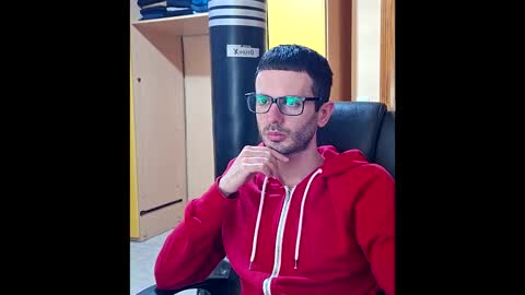 Snapshot of theebigbooss chatting on 11-14-25, 10:29 theebigbooss online show from 11-14-25, 10:29