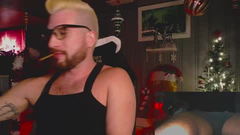 Snapshot of theehhteam chatting on 12-13-24, 11:17 H online show from 12-13-24, 11:17