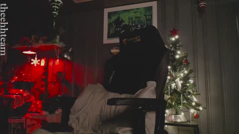 Snapshot of theehhteam chatting on 12-22-24, 04:50 H online show from 12-22-24, 04:50