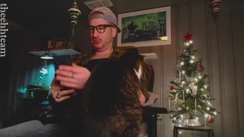 Snapshot of theehhteam chatting on 01-01-25, 08:26 H online show from 01-01-25, 08:26