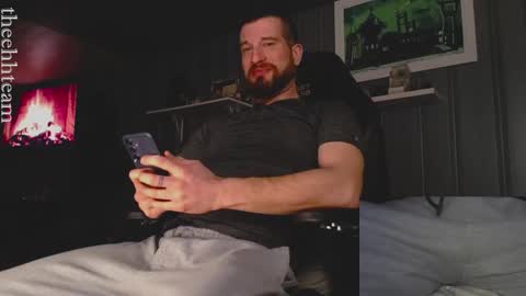 Snapshot of theehhteam chatting on 03-09-25, 10:52 H online show from 03-09-25, 10:52