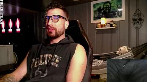 Snapshot of theehhteam chatting on 09-23-25, 08:23 H online show from 09-23-25, 08:23