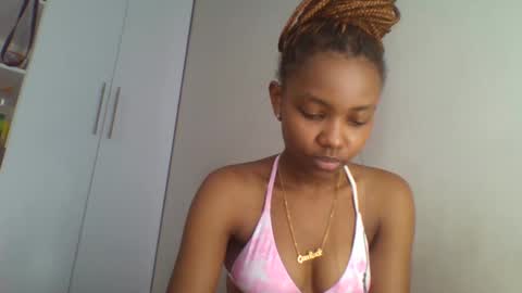 Snapshot of theequinn chatting on 02-26-25, 05:28 theequinn online show from 02-26-25, 05:28