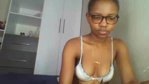 Snapshot of theequinn chatting on 02-28-25, 02:53 theequinn online show from 02-28-25, 02:53