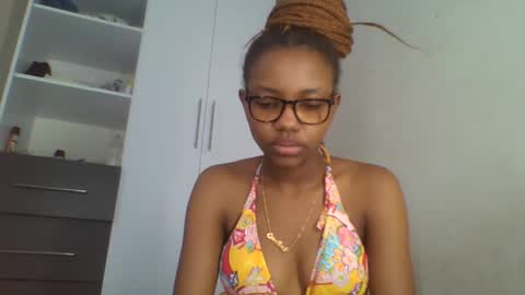 Snapshot of theequinn chatting on 03-01-25, 12:50 theequinn online show from 03-01-25, 12:50