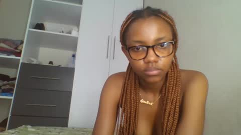 Snapshot of theequinn chatting on 03-01-25, 06:00 theequinn online show from 03-01-25, 06:00