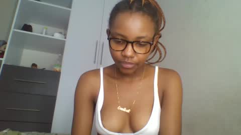 Snapshot of theequinn chatting on 03-02-25, 05:58 theequinn online show from 03-02-25, 05:58