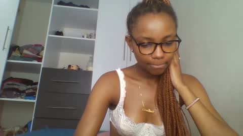Snapshot of theequinn chatting on 03-03-25, 11:24 theequinn online show from 03-03-25, 11:24