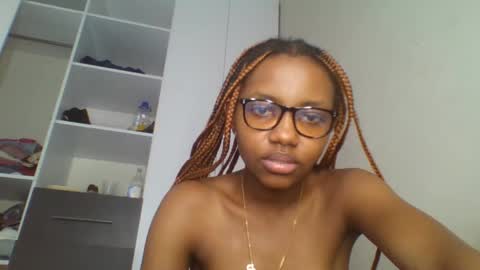 Snapshot of theequinn chatting on 03-05-25, 02:57 theequinn online show from 03-05-25, 02:57