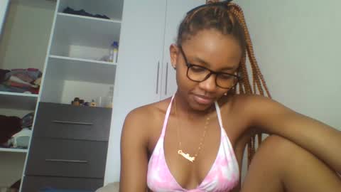 Snapshot of theequinn chatting on 03-05-25, 01:06 theequinn online show from 03-05-25, 01:06