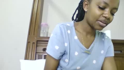 Snapshot of theequinn chatting on 09-23-25, 02:09 theequinn online show from 09-23-25, 02:09