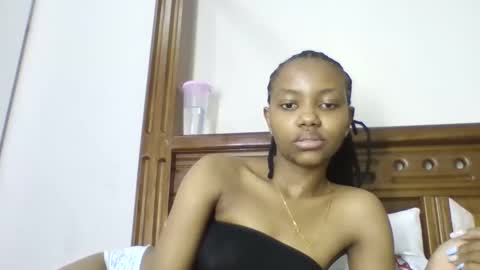 Snapshot of theequinn chatting on 10-03-25, 08:28 theequinn online show from 10-03-25, 08:28