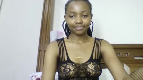 Snapshot of theequinn chatting on 10-19-25, 09:32 theequinn online show from 10-19-25, 09:32