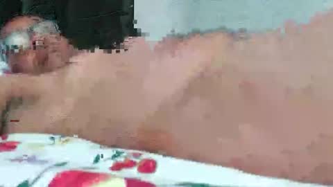 Snapshot of theerector chatting on 10-27-25, 09:13 theerector online show from 10-27-25, 09:13