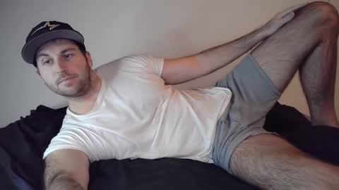 Theetwohander online show from 12-23-25, 03:37