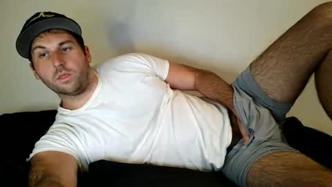 Snapshot of theetwohander chatting on 06-18-26, 02:45 Theetwohander online show from 06-18-26, 02:45