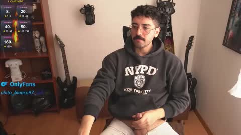 Snapshot of thefckingwolf chatting on 11-18-25, 03:38 Wolf Independent model online show from 11-18-25, 03:38