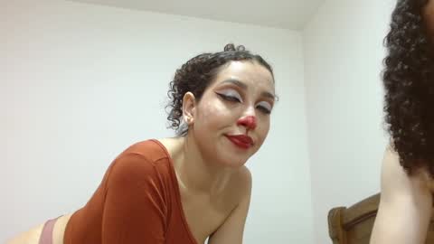 Snapshot of thefockers69 chatting on 12-19-24, 06:56 Eros y Psique online show from 12-19-24, 06:56