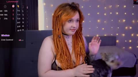 Snapshot of thefullredmoon chatting on 02-27-26, 05:18 Moon online show from 02-27-26, 05:18