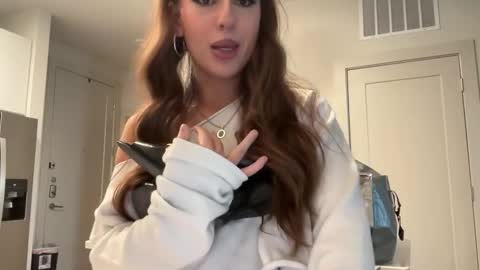 Snapshot of thegabzilla chatting on 12-22-25, 09:23 thegabzilla online show from 12-22-25, 09:23