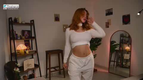 Snapshot of thegingerp chatting on 11-28-25, 10:23 Streaming mostly at online show from 11-28-25, 10:23