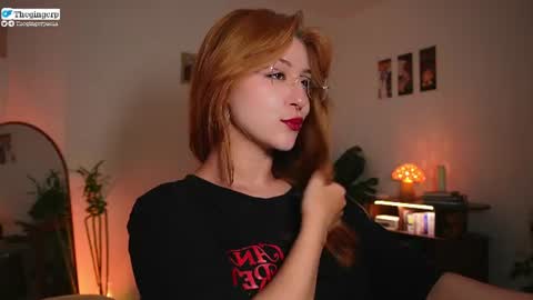   Streaming mostly at    online show from 07-10-26, 09:50