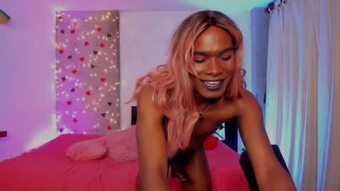 Snapshot of thegoldenbitch chatting on 01-04-25, 02:14 Goldie online show from 01-04-25, 02:14