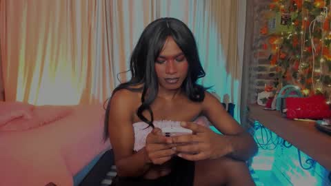 Snapshot of thegoldenbitch chatting on 02-02-26, 10:30 Goldie online show from 02-02-26, 10:30