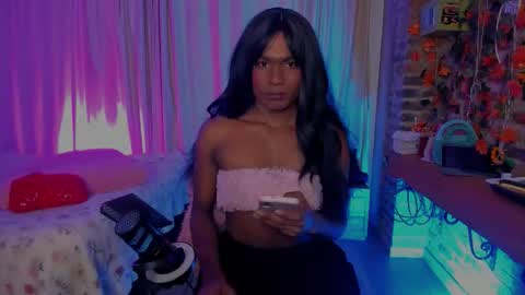 Snapshot of thegoldenbitch chatting on 02-19-26, 10:44 Goldie online show from 02-19-26, 10:44